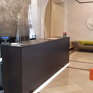 επισκεφθείτε το ξενοδοχείο