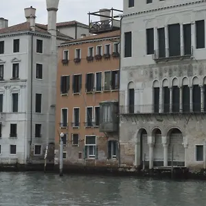 3* Konukevi Leon Bianco On The Grand Canal