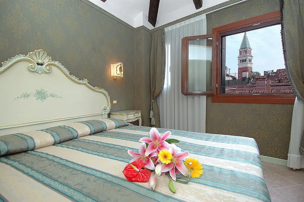 Antica Locanda Al Gambero Венеция Отель