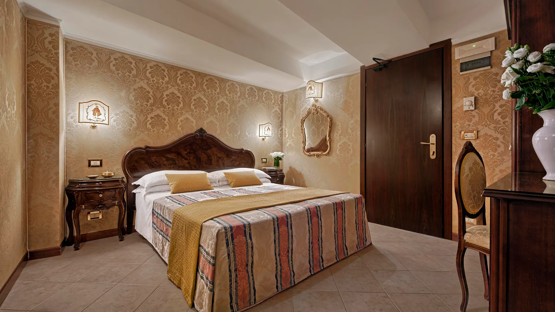 Antica Locanda Al Gambero Venice 3*,  Italy