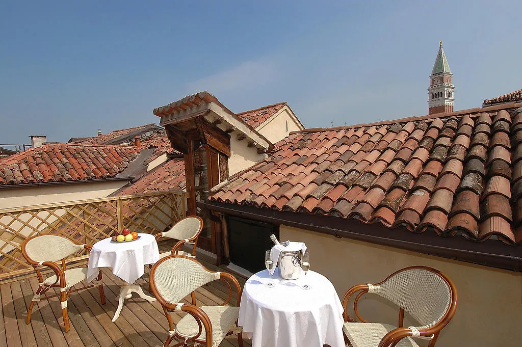 *** Hotel Antica Locanda Al Gambero Venice Italy